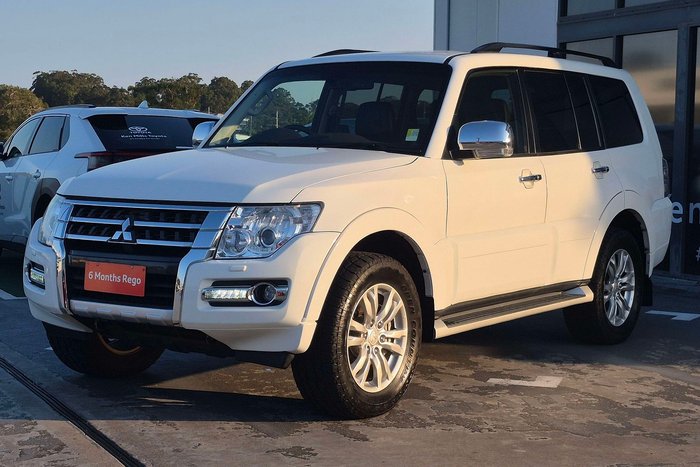 2015 Mitsubishi Pajero GLS