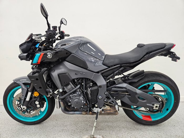 2023 YAMAHA MT-10A Black