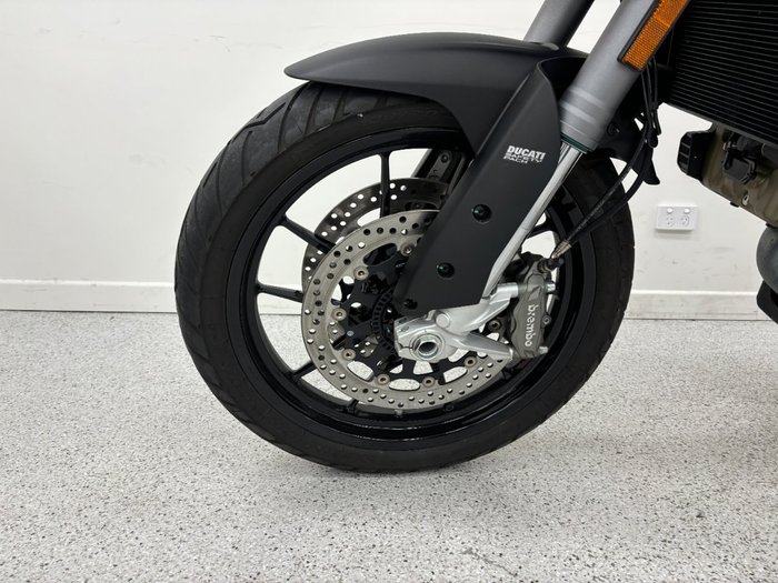 2023 DUCATI MULTISTRADA V2 Red