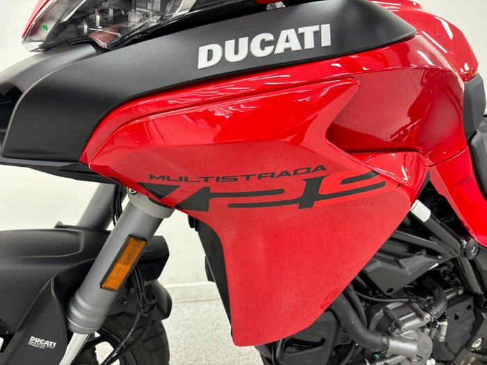 2023 DUCATI MULTISTRADA V2 Red