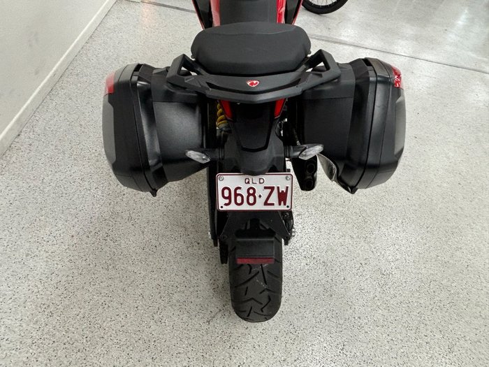 2023 DUCATI MULTISTRADA V2 Red