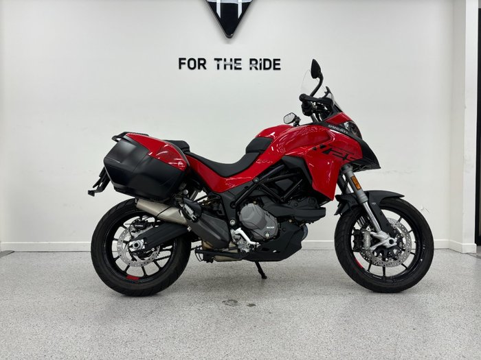 2023 DUCATI MULTISTRADA V2 Red