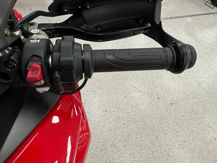 2023 DUCATI MULTISTRADA V2 Red