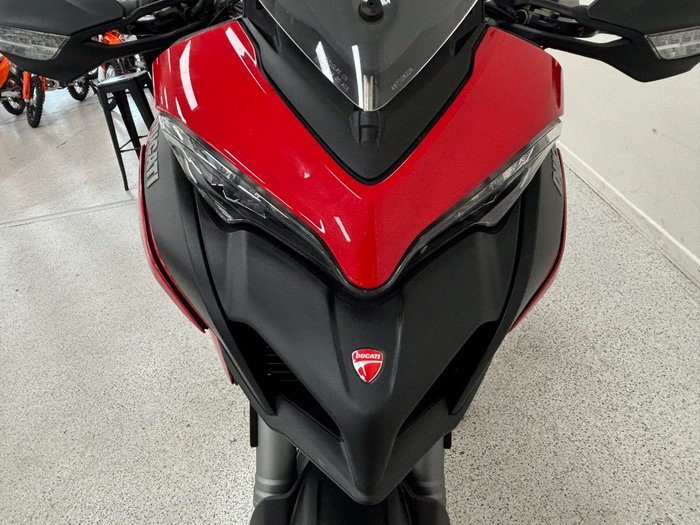 2023 DUCATI MULTISTRADA V2 Red