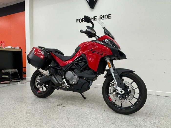 2023 DUCATI MULTISTRADA V2 Red