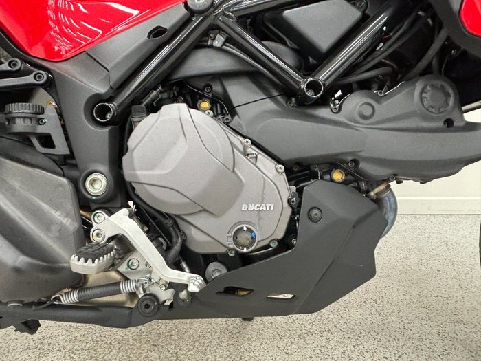 2023 DUCATI MULTISTRADA V2 Red