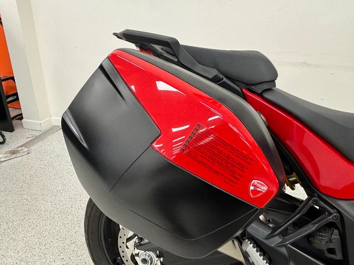2023 DUCATI MULTISTRADA V2 Red