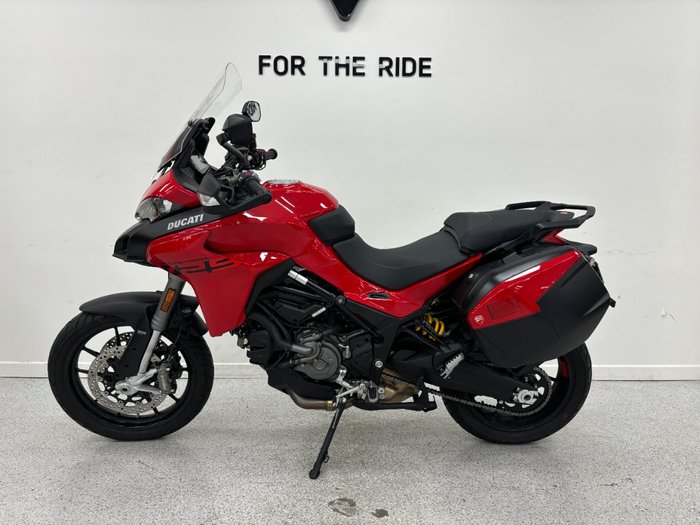 2023 DUCATI MULTISTRADA V2 Red