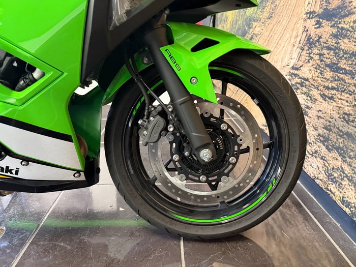 2025 Kawasaki 2025 Kawasaki 500CC Ninja 500 SE LAMS GREEN