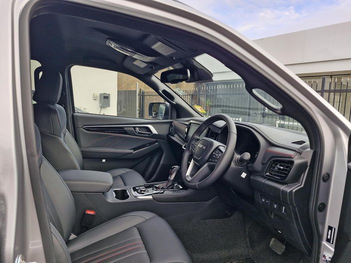 2025 Isuzu MU-X X-TERRAIN