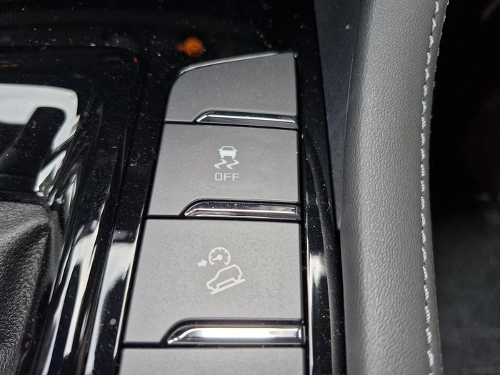 2025 Isuzu MU-X X-TERRAIN