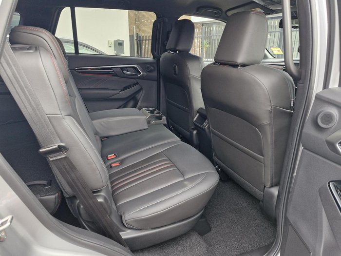 2025 Isuzu MU-X X-TERRAIN