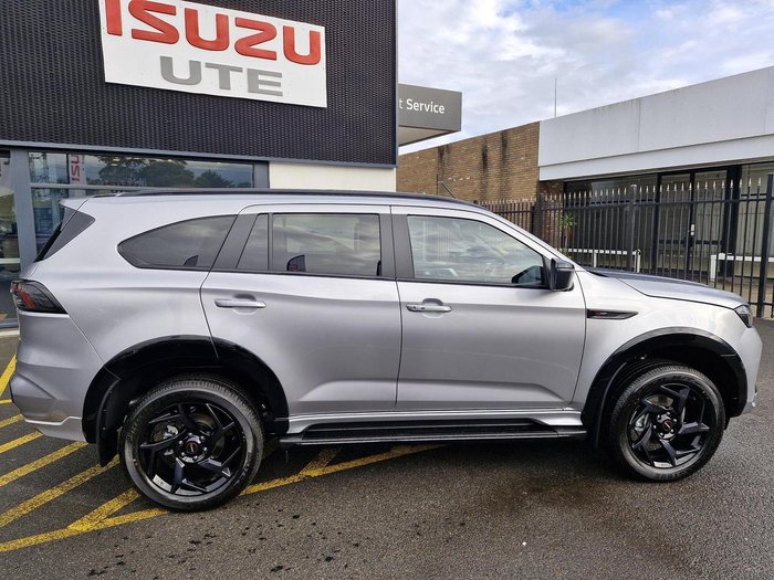 2025 Isuzu MU-X X-TERRAIN
