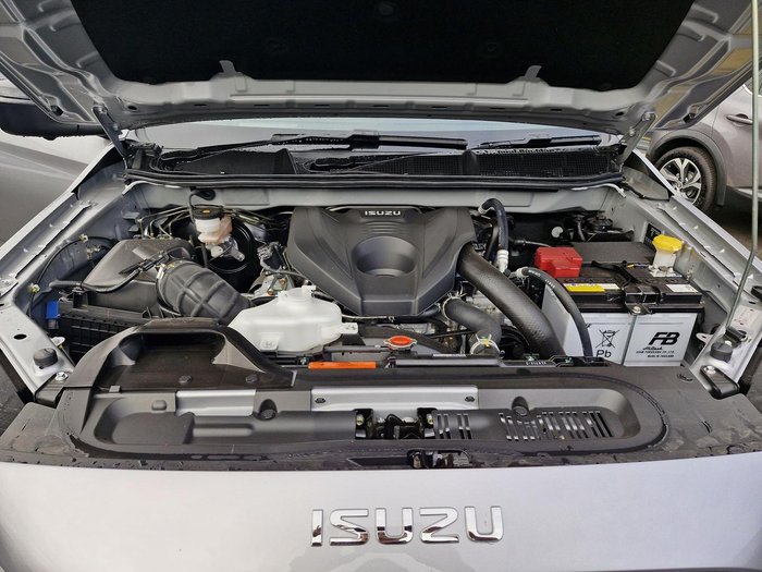 2025 Isuzu MU-X X-TERRAIN