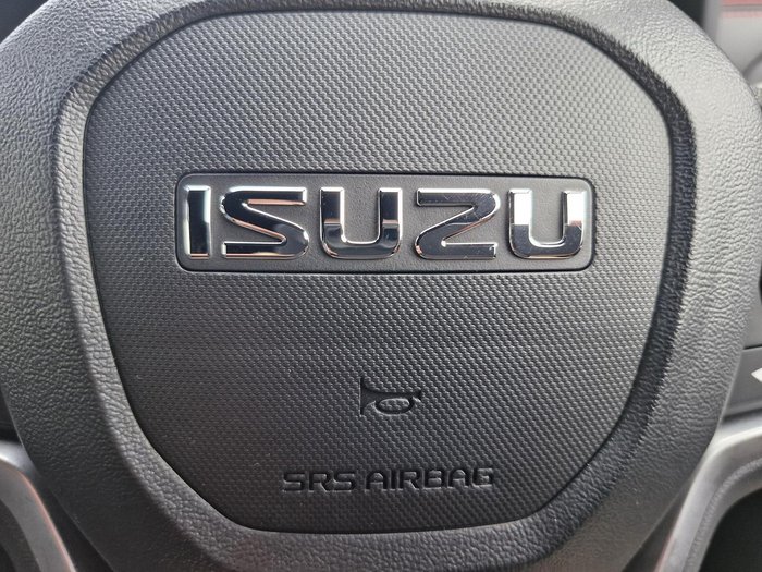 2025 Isuzu MU-X X-TERRAIN