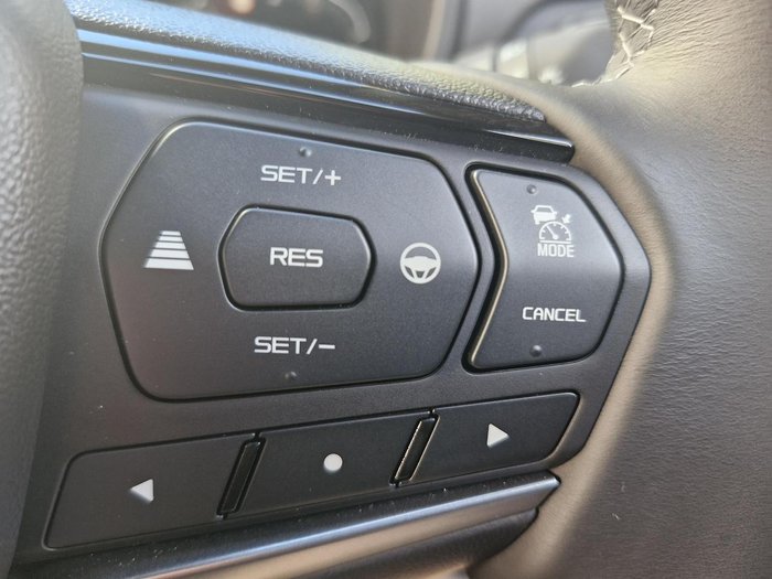 2025 Isuzu MU-X X-TERRAIN