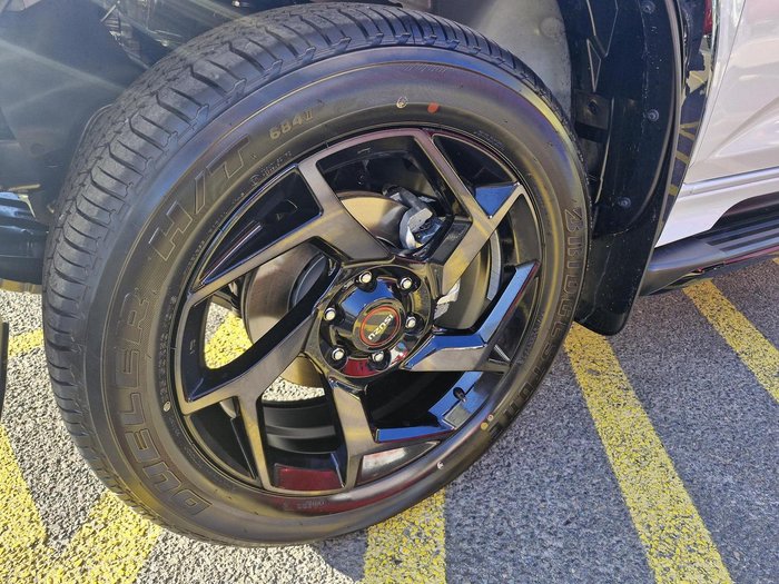 2025 Isuzu MU-X X-TERRAIN