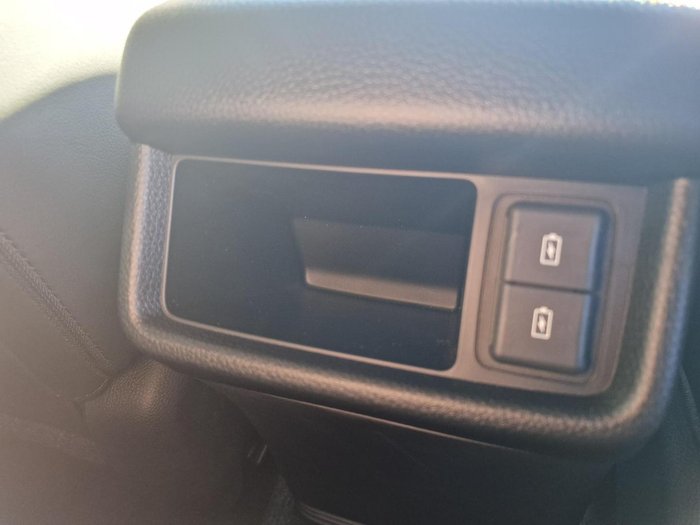 2025 Isuzu MU-X X-TERRAIN