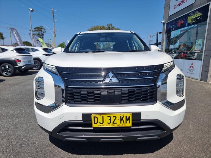 2023 Mitsubishi Outlander ES