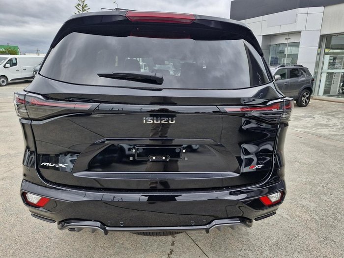 2025 Isuzu MU-X X-TERRAIN