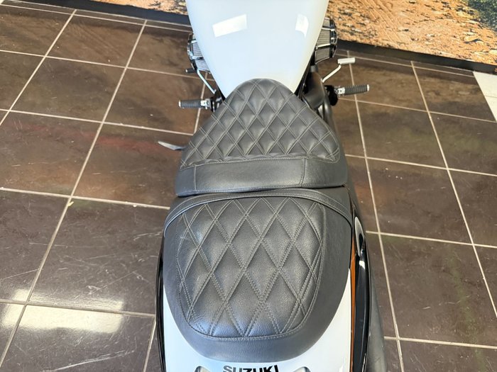 2020 Suzuki VZR 1800 BOULEVARD (M109R) WHITE