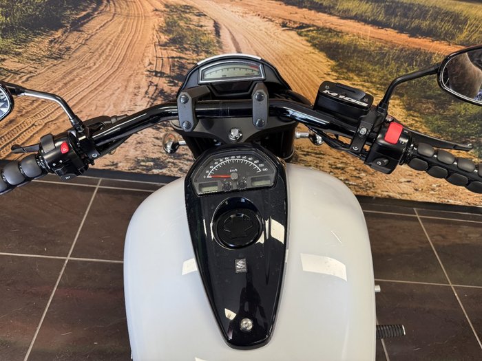 2020 Suzuki VZR 1800 BOULEVARD (M109R) WHITE