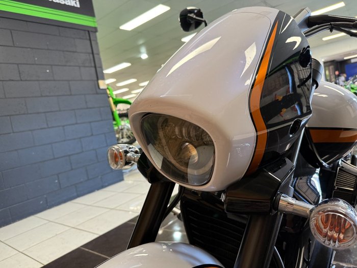 2020 Suzuki VZR 1800 BOULEVARD (M109R) WHITE