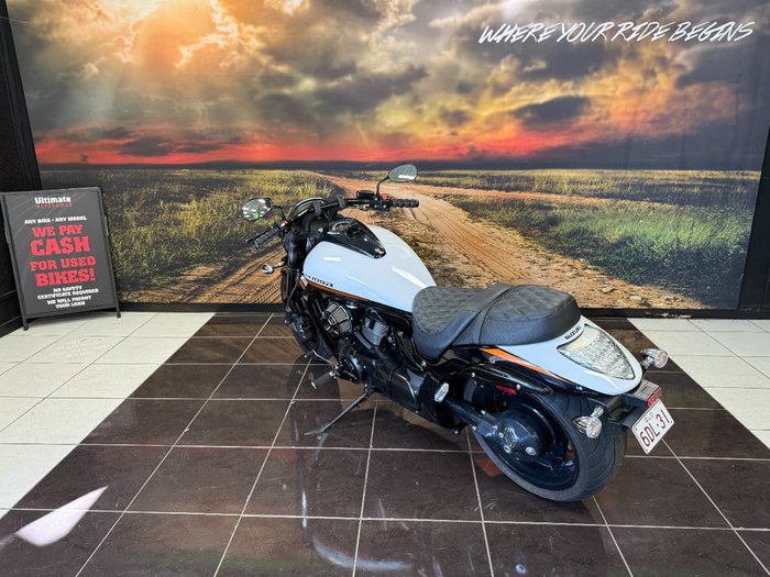 2020 Suzuki VZR 1800 BOULEVARD (M109R) WHITE