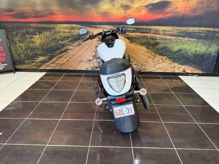 2020 Suzuki VZR 1800 BOULEVARD (M109R) WHITE