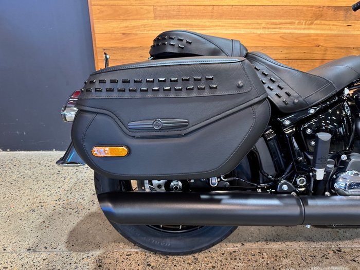 2025 Harley-davidson FLHC HERITAGE CLASSIC (117) Black
