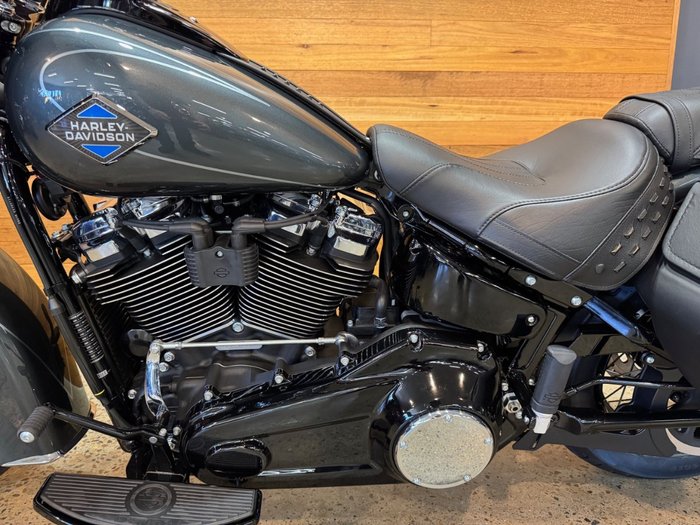 2025 Harley-davidson FLHC HERITAGE CLASSIC (117) Black