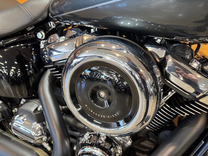 2025 Harley-davidson FLHC HERITAGE CLASSIC (117) Black