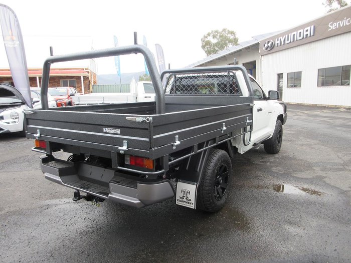 2025 Mitsubishi Triton GLX