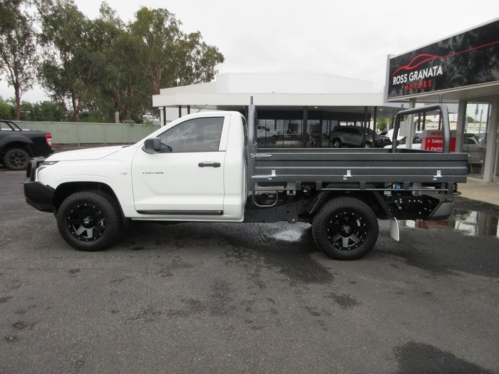 2025 Mitsubishi Triton GLX