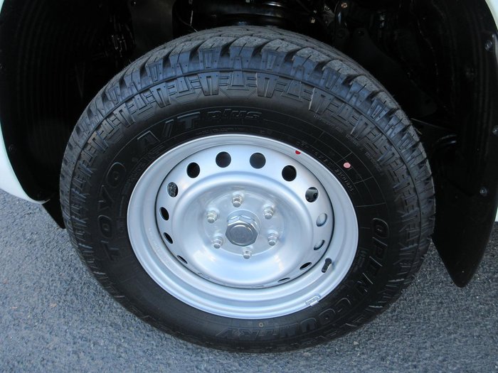 2025 Mitsubishi Triton GLX