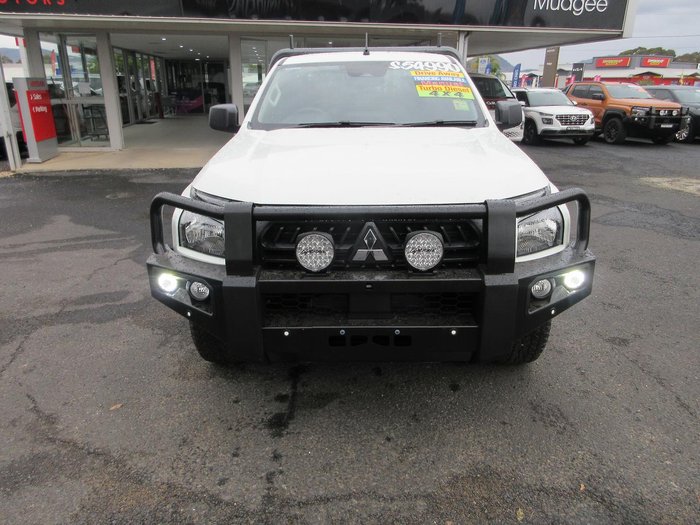 2025 Mitsubishi Triton GLX