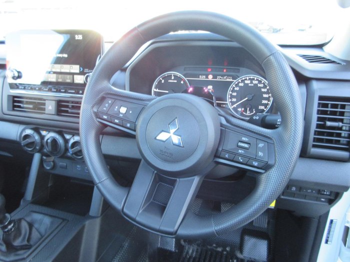 2025 Mitsubishi Triton GLX