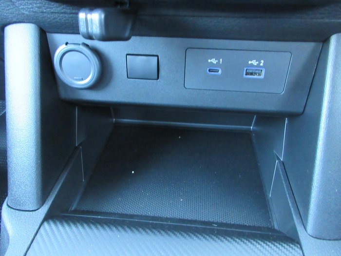 2025 Mitsubishi Triton GLX