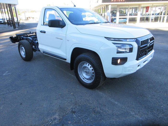 2025 Mitsubishi Triton GLX