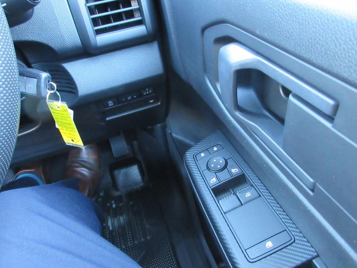 2025 Mitsubishi Triton GLX