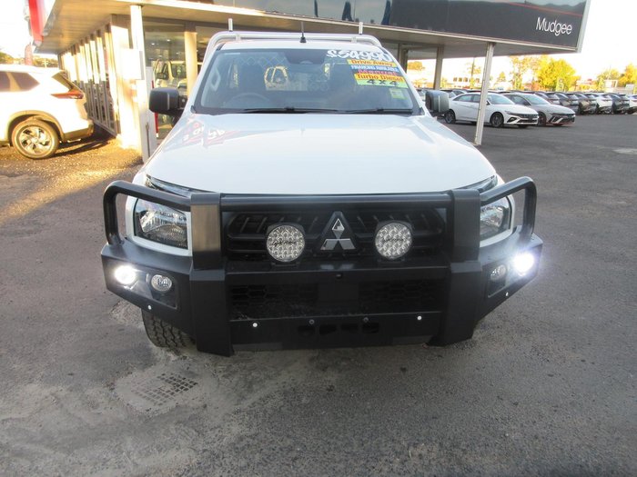 2025 Mitsubishi Triton GLX