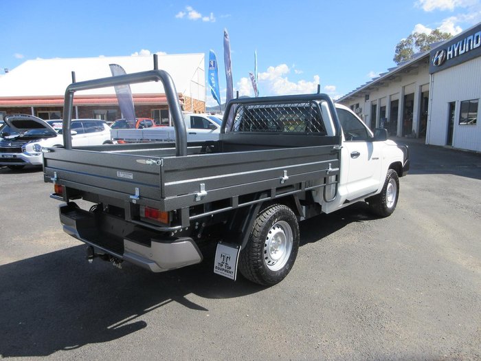 2025 Mitsubishi Triton GLX