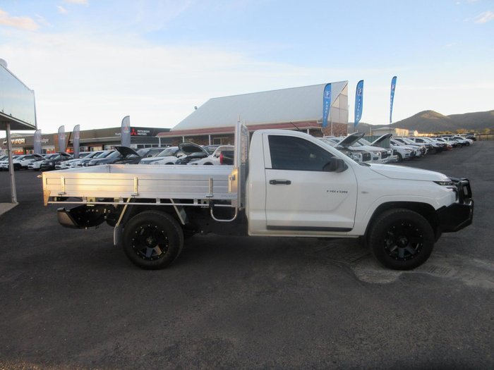 2025 Mitsubishi Triton GLX