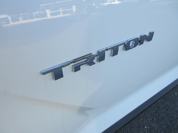 2025 Mitsubishi Triton GLX