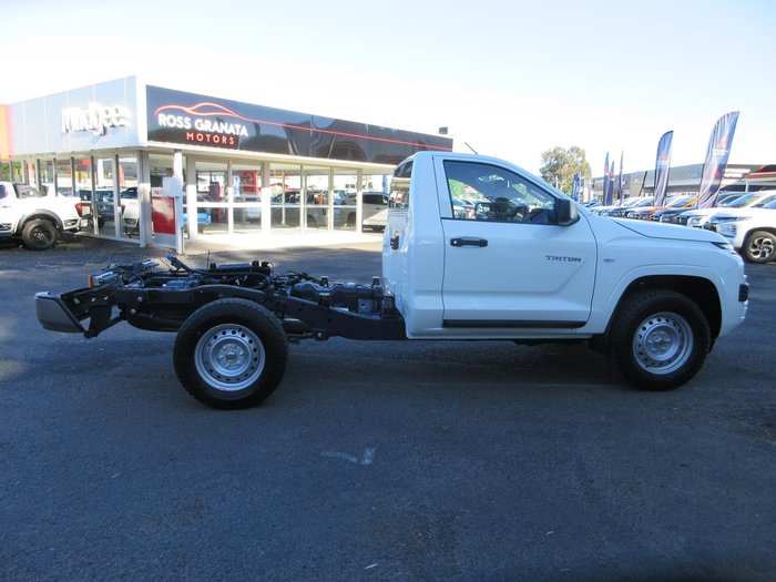 2025 Mitsubishi Triton GLX