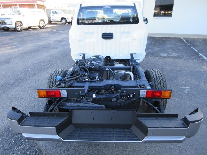 2025 Mitsubishi Triton GLX