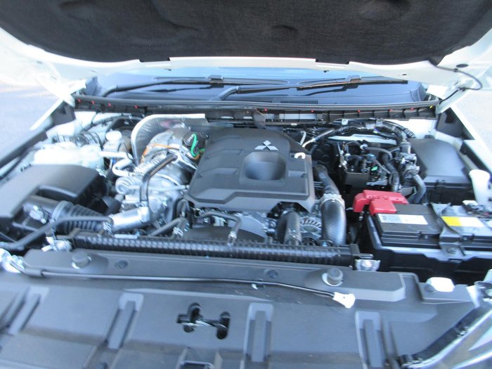 2025 Mitsubishi Triton GLX