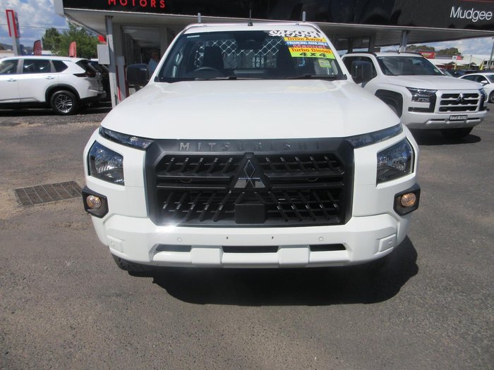 2025 Mitsubishi Triton GLX