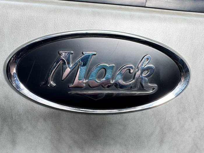 2017 Mack Superliner 6X4 Day Cab Prime Mover