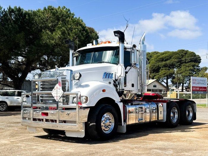 2017 Mack Superliner 6X4 Day Cab Prime Mover